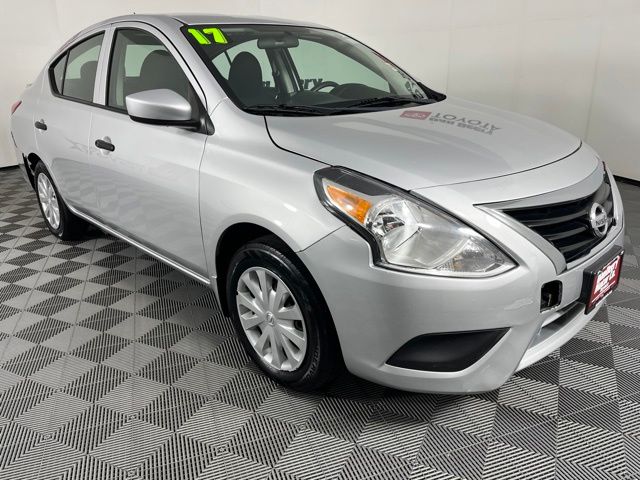 2017 Nissan Versa 1.6 S Plus