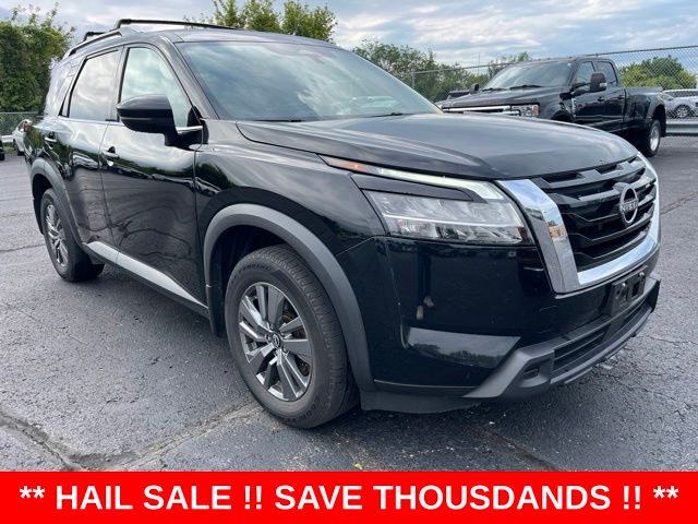 2022 Nissan Pathfinder SV