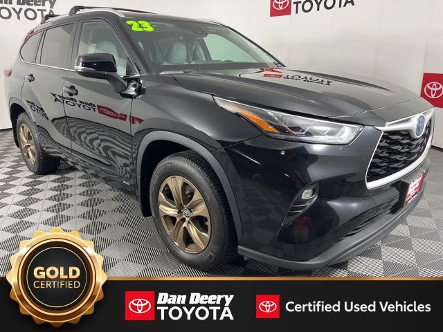 2023 Toyota Highlander Hybrid Bronze Edition