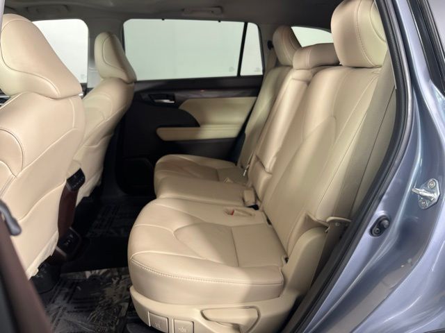 2021 Toyota Highlander Hybrid