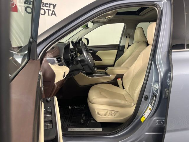 2021 Toyota Highlander Hybrid