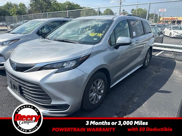 2025 Toyota Sienna XLE
