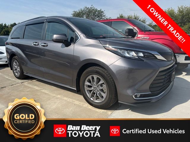 2022 Toyota Sienna XLE