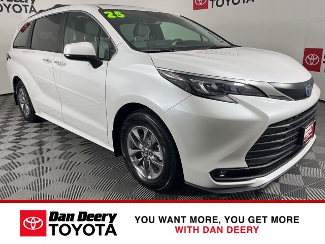2025 Toyota Sienna XLE