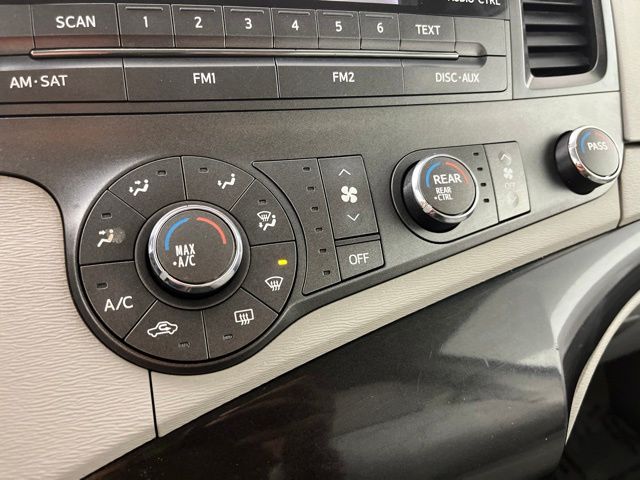 2011 Toyota Sienna
