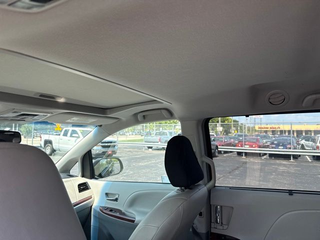 2012 Toyota Sienna