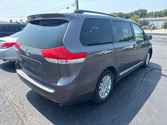 2012 Toyota Sienna