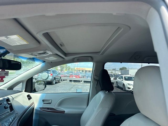 2012 Toyota Sienna