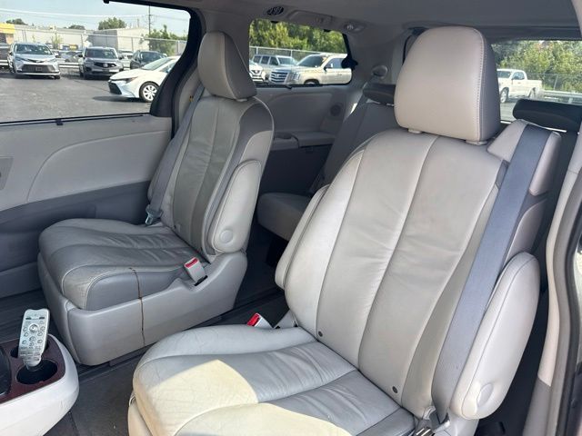 2012 Toyota Sienna