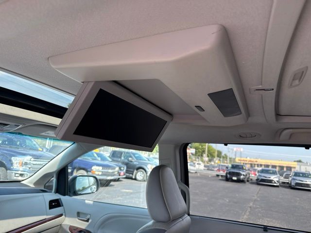 2012 Toyota Sienna