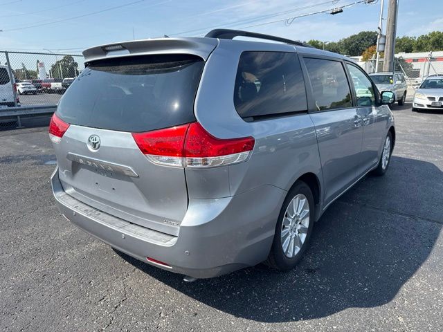2012 Toyota Sienna