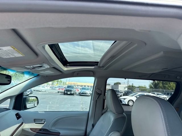 2012 Toyota Sienna