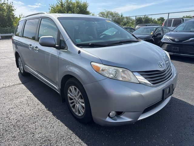2013 Toyota Sienna XLE