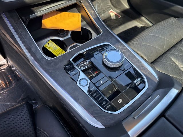 2023 BMW X7