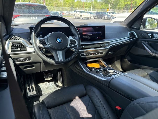 2023 BMW X7