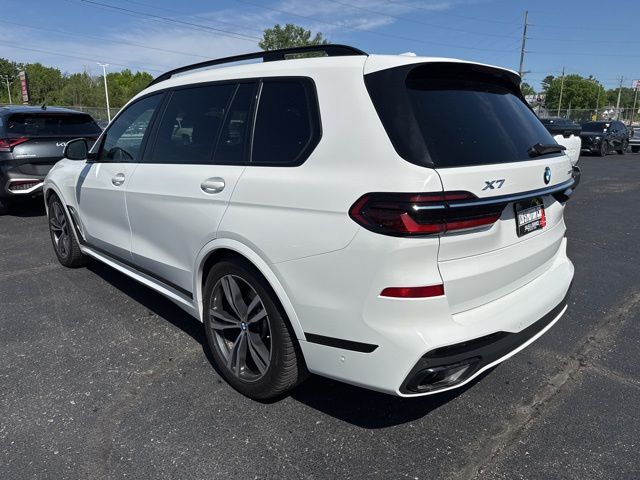 2023 BMW X7