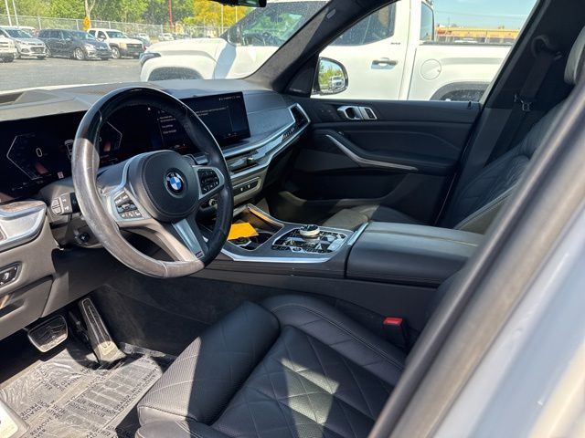 2023 BMW X7