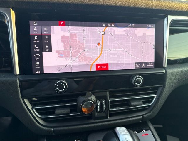 2022 Porsche Macan